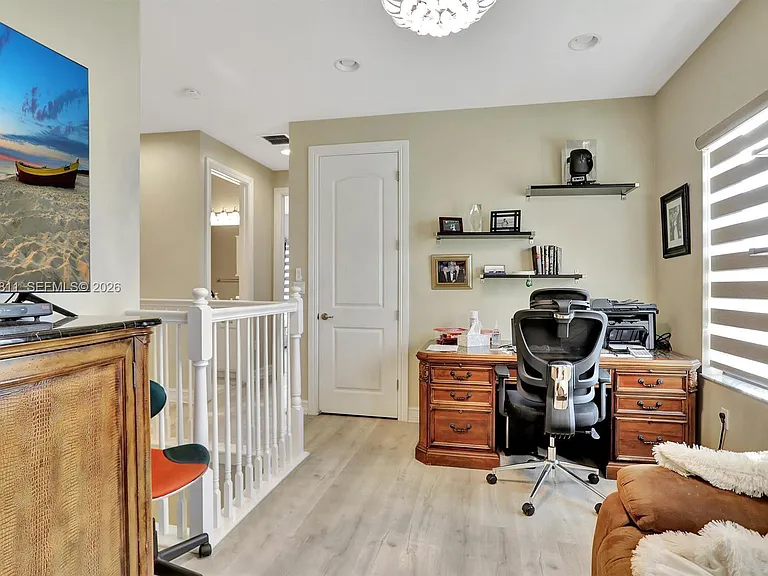 9517 Glider Way — Photo 34