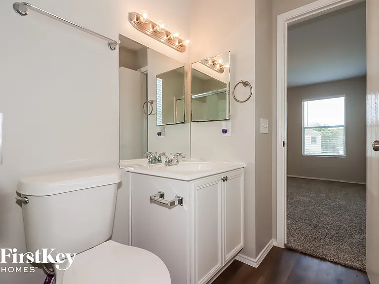 802 Eagles Glide Dr — Photo 13