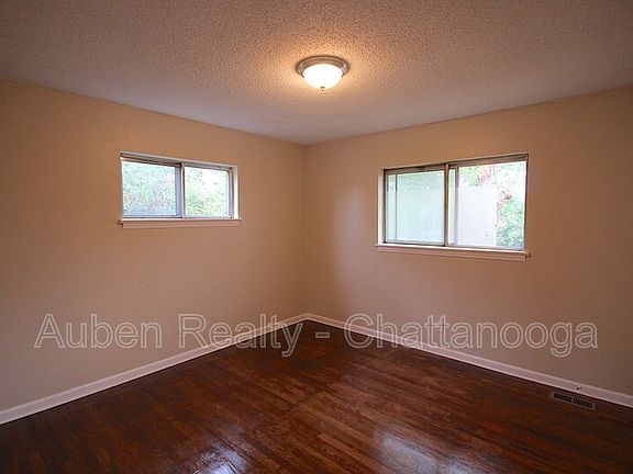 5th image of 2131 Elena Dr