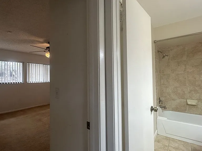 1532 N Carolwood Blvd — Photo 33