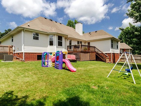 3rd image of 209 Foster Dr