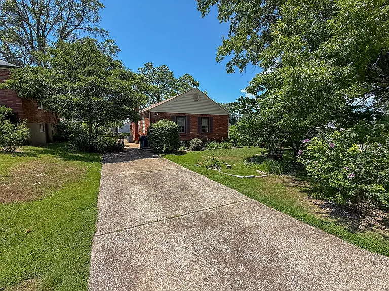 9046 Southview Ln — Photo 22