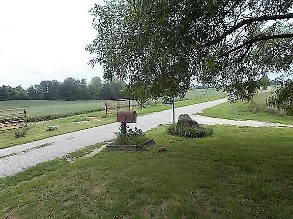 4th image of 33337 Quiet Ln