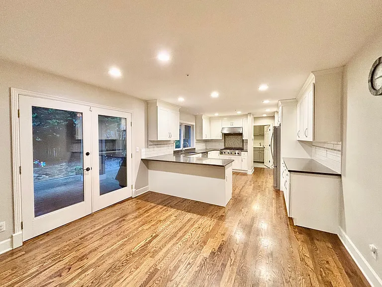 13211 NE 10th Pl — Photo 10