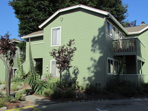 2nd image of 1709 Eastbrook Ct #B