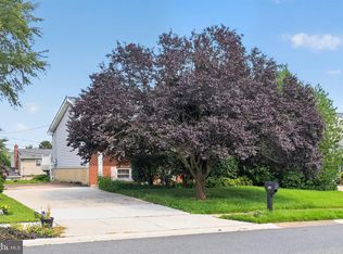 13 White Clay Cres, Newark, DE 19711