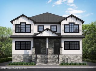 10 Harris Ln, Staten Island, NY 10309