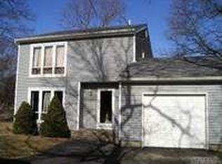 51 Pinetop Dr, Shirley, NY 11967