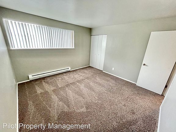 5th image of 2727 NE 125th St #17406644