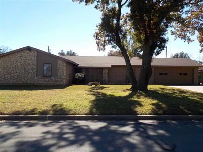 902 Aztec Dr, Burkburnett, TX, 76354