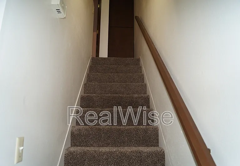 1007 NW C St #B — Photo 3