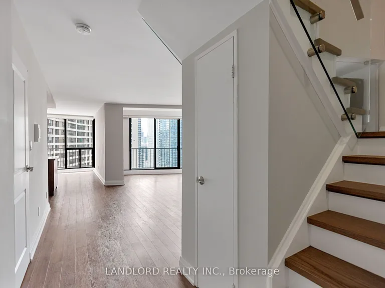 33 Harbour Sq #2208 — Photo 19