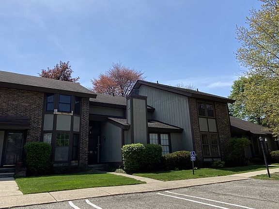 2nd image of 25083 Oakbrooke Dr #134
