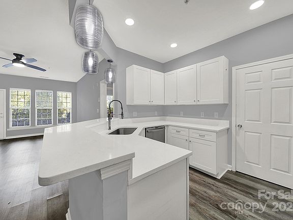 5th image of 14307 San Paolo Ln #5102