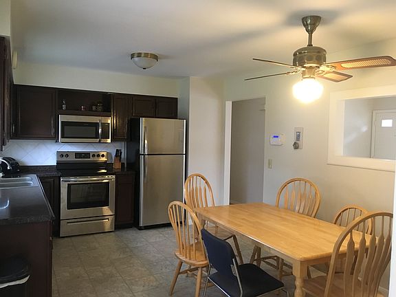Spacious eat-in kitchen