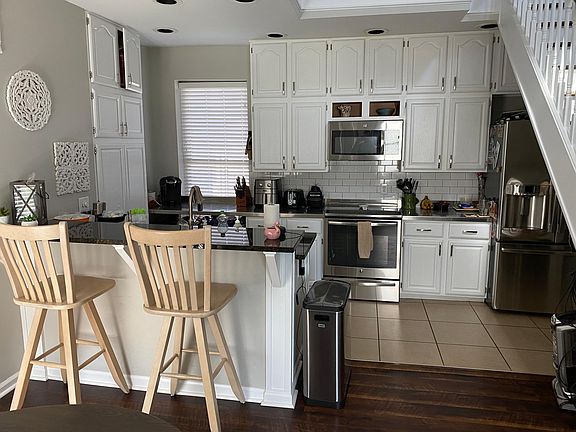 2nd image of 615 Dennison Ave