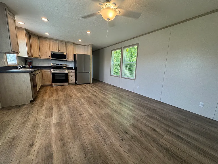 Brookside Manor — Photo 14