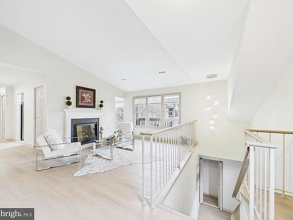 5th image of 10531 Stonington Ln