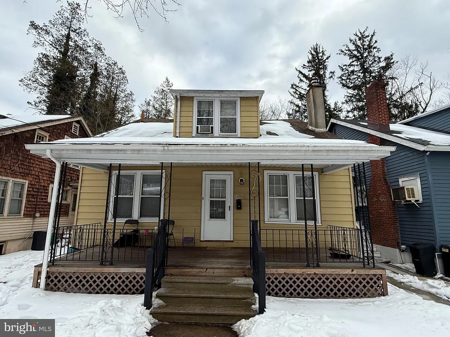 54 Maple Ave photo 1