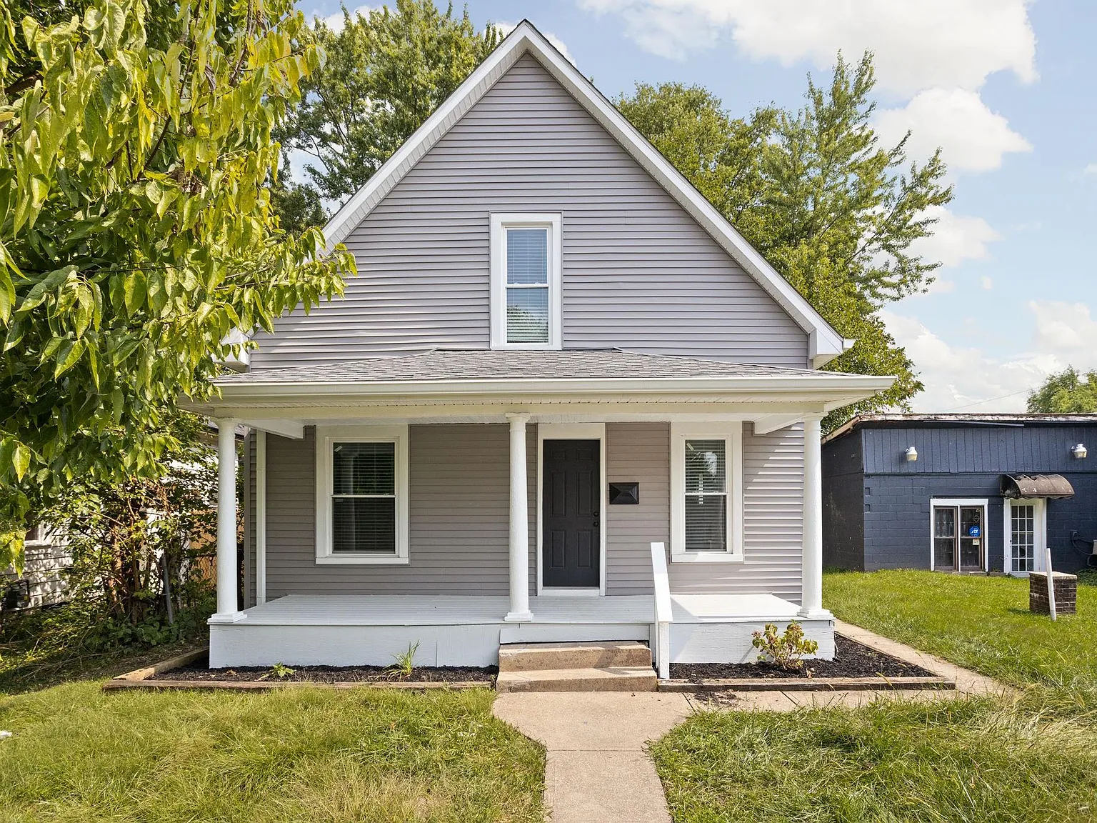 4005 Cornelius Ave — Photo 2