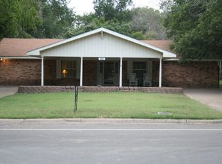 514 E Ave C, Rosebud, TX 76570