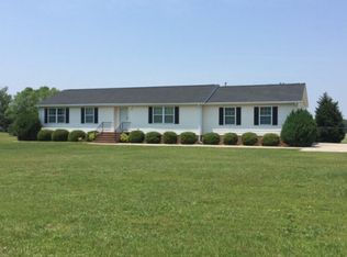 305 Zion Church Rd, Hague, VA 22469