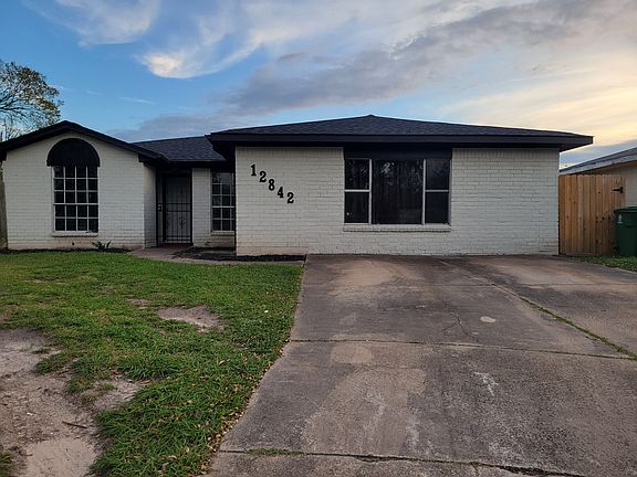 2nd image of 12842 Bay Cedar Dr