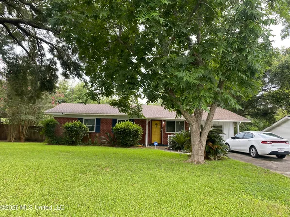 717 Carter Dr, Gulfport, MS 39507