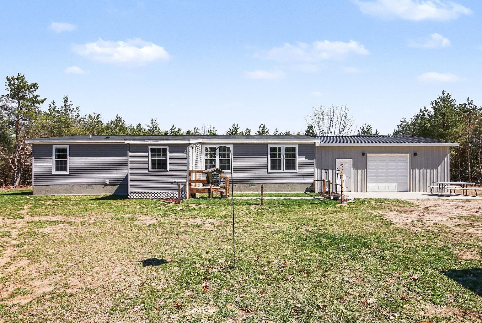 4287 N River Dr photo 1