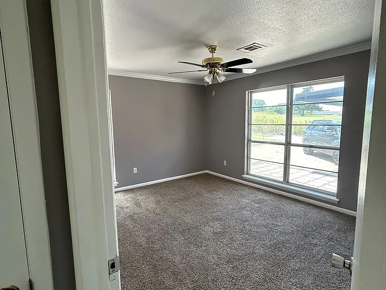 2717 NW Central Dr — Photo 15