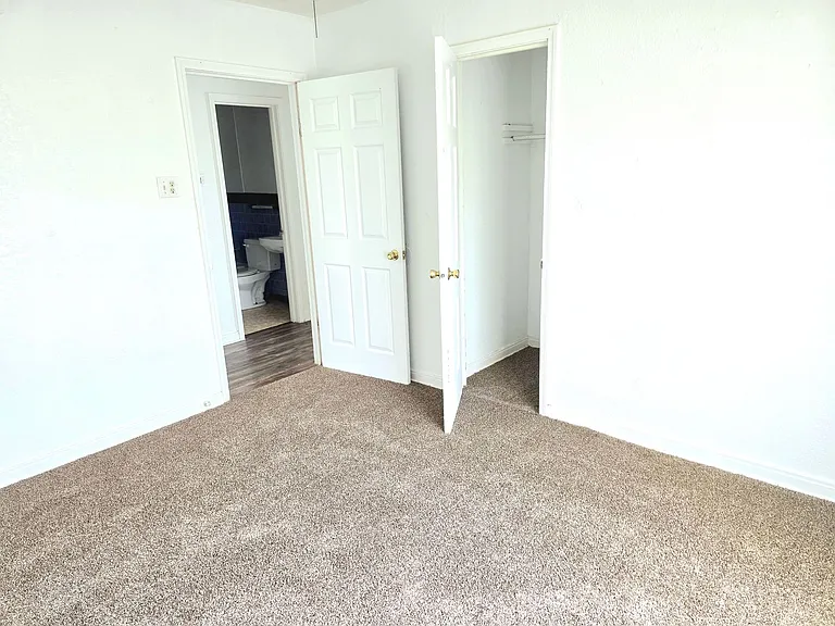 2621 Windsor Ave — Photo 5