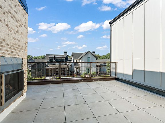 3rd image of 2450 W Iron Coop St #1