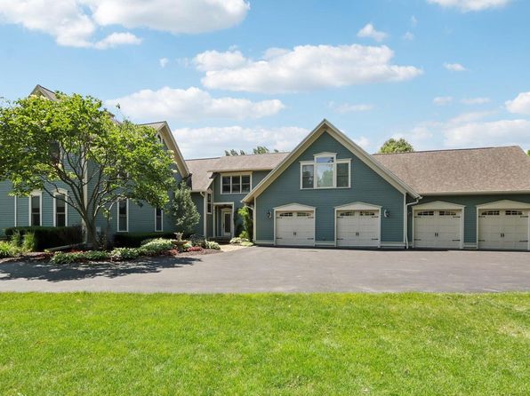 12921 North Fox Hollow ROAD, Mequon, WI 53097
