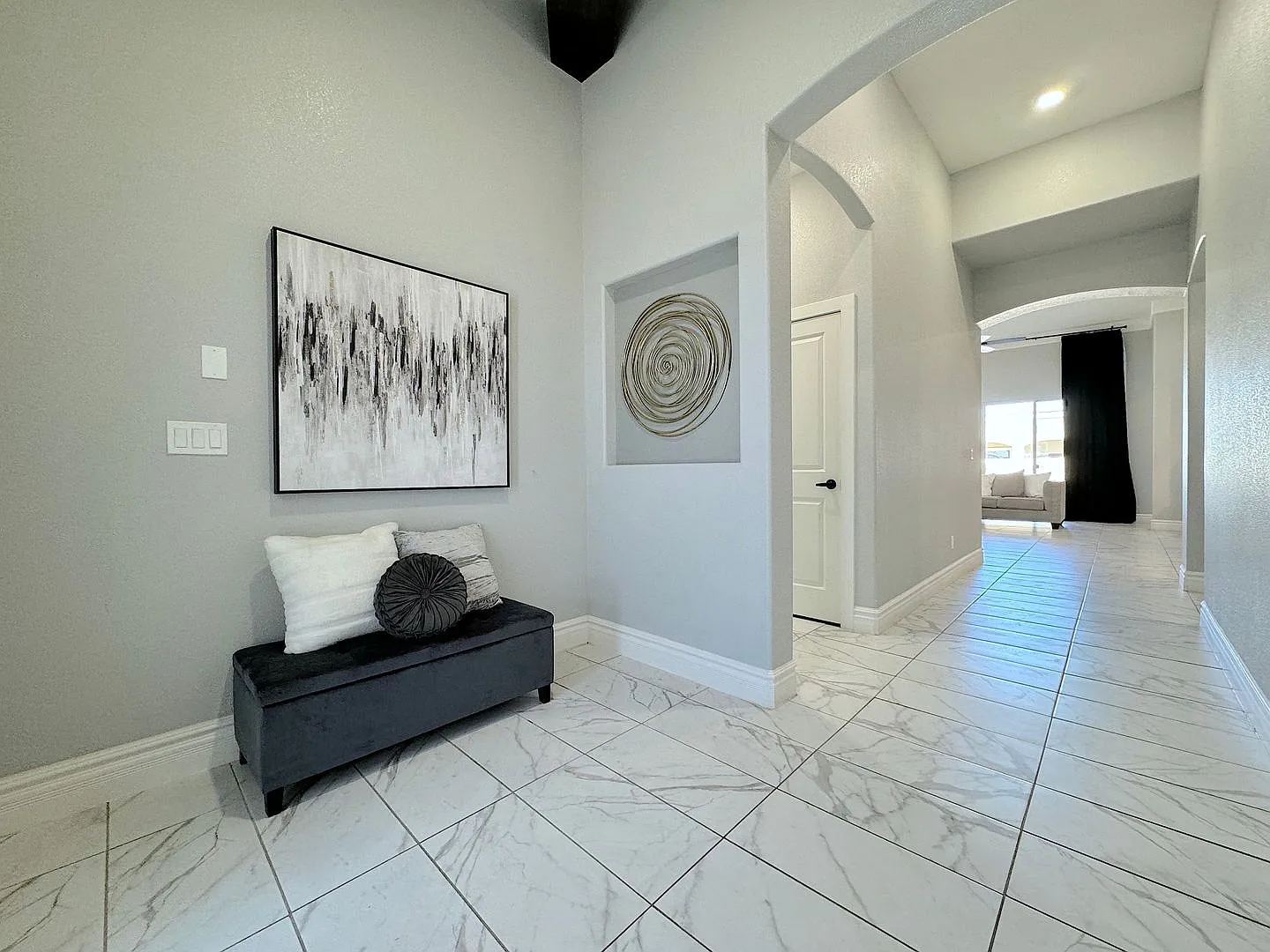 Immaculate East El Paso 4 bed Refrig A/C! — Photo 3