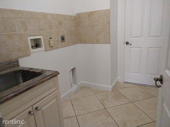 4th image of 573 NW Azine Ave