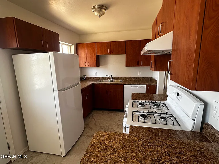 5719 Bainbridge Ave — Photo 5