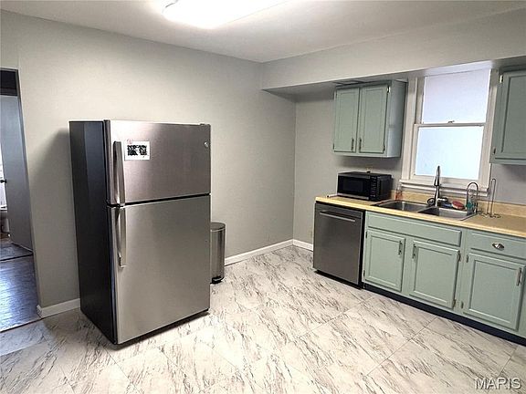 4th image of 325 N Prairie St