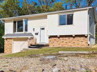 6332 N Devonshire Dr, Peoria, IL
