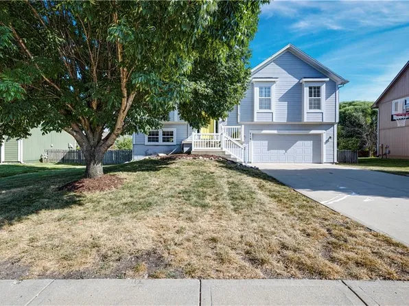 713 S Meadowbrook St, Gardner, KS 66030