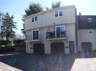 312 Blackstone Vlg #312, Meriden, CT 06450