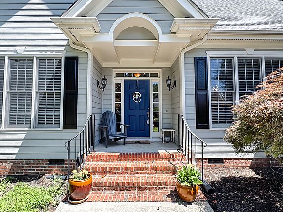 3rd image of 3120 Summer Oaks Dr