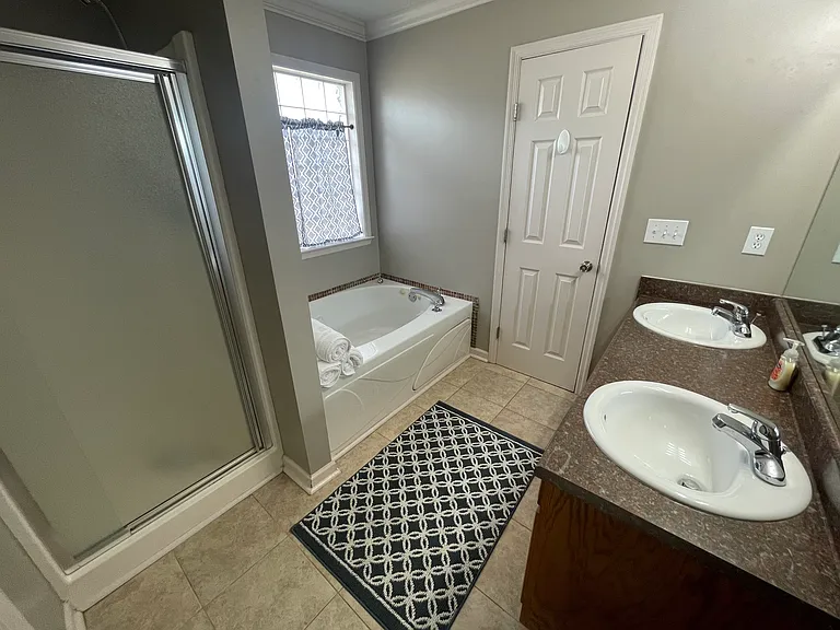 111 Nathan Dr — Photo 20