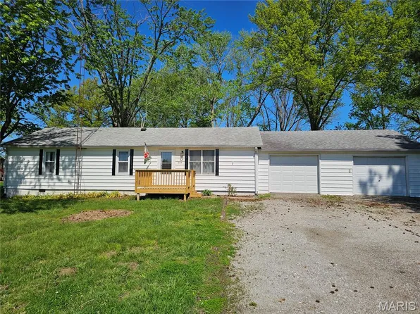 1104 E Pine St, Percy, IL 62272
