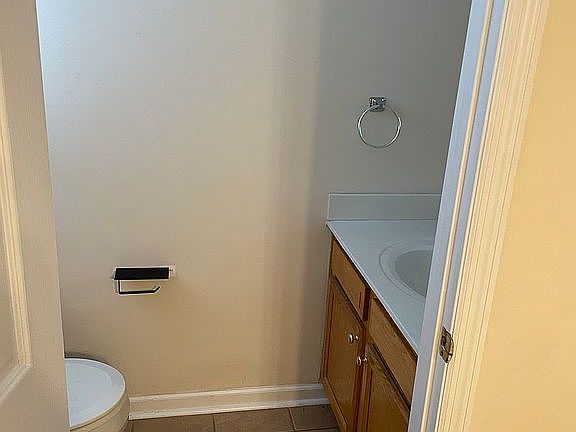 3rd image of 1040 Autumn Leaf Dr #4