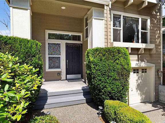 2nd image of 12108 NE 108th Pl