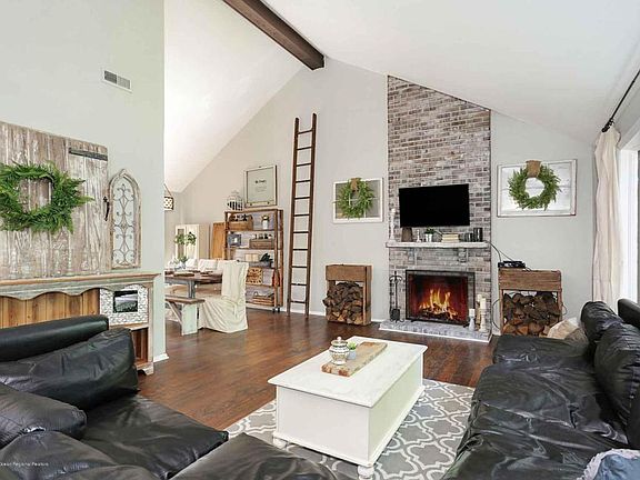 4th image of 900 Tudor Dr