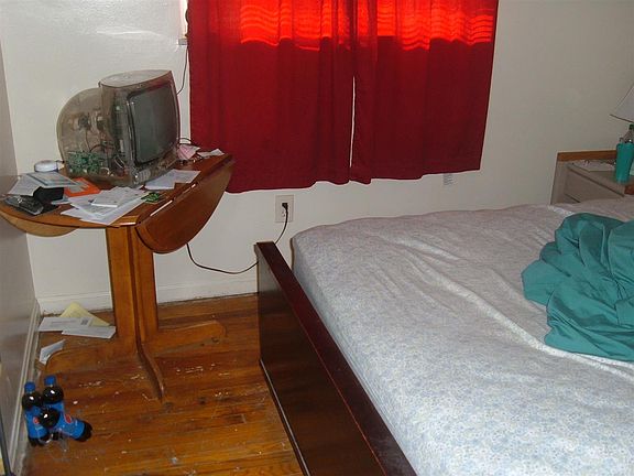 4th image of 823 Lytle Ave