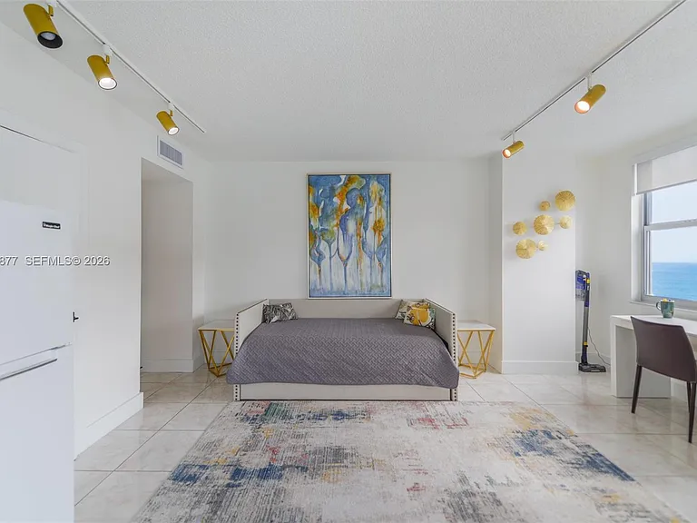 1950 S Ocean Dr #19E — Photo 18