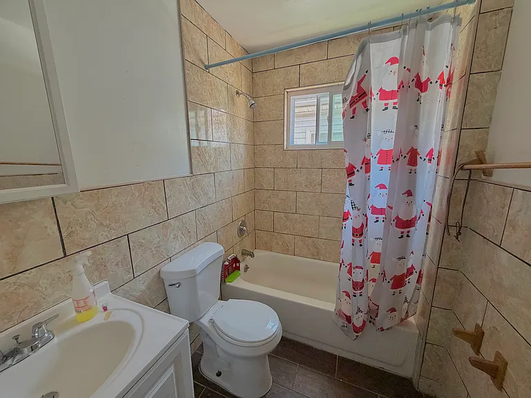 90 Redwood Ave #2 — Photo 9
