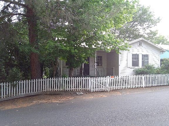 4th image of 16 N Poplar St